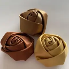 お値下げ　サテンリボンの巻きバラ　3個