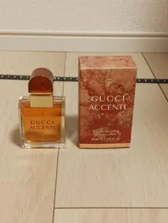 CAROLINA HERRERA GOLD INCENSE 100ml残り90 - メルカリ