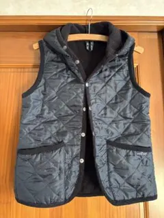 ブラック キルティング フード付きベスト