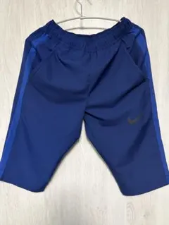 美品　NIKE ハーフパンツ 6部丈　ネイビー Sサイズのサムネイル