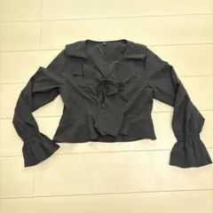 GU ダークグレー フリルリボンシャツ M