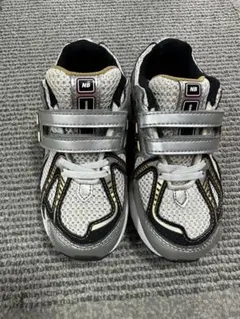 New Balance スニーカー キッズ PV2002RA 17.5 - メルカリ