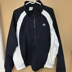 NIKESB ナイロンジャケット