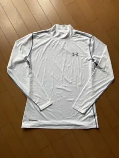 アンダーアーマー長袖　白　heat gear MD
