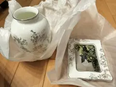 【新品未使用】ウェッジウッド ヴェラレース フォトフレームと花瓶のセット