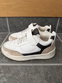 ZARA キッズスニーカー　18.5㎝のサムネイル