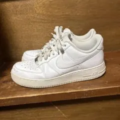 NIKE AIR FORCE 1 ホワイト スニーカーのサムネイル