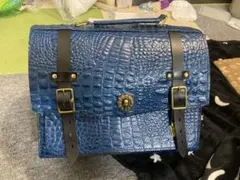横ランドセル型　ワニ革調　型押し　牛革　レザー　リュック　大容量