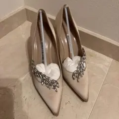 美品】MANOLO BLAHNIK NADIRA ビジューパンプス36 1/2 - メルカリ