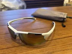 スポーツサングラス ホワイト ミラーレンズのサムネイル