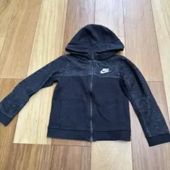 NIKE ブラックパーカー 98-104cm