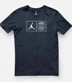 Jordan × Paris Saint‑Germain PSG ロゴTシャツのサムネイル