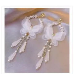 新品未使用☆揺れる♪︎蝶々ロングチェーンピアス☆キュービックジルコニア