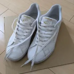 リーボック　スニーカー