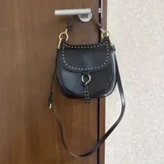 ZARAスタッズ付きブラックショルダーバッグ