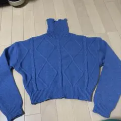 青 ケーブル編み クロップドセーター