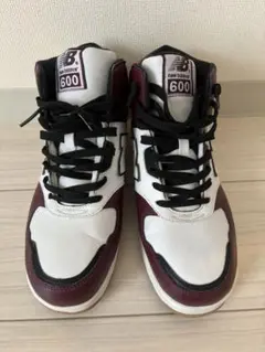 New Balance 600 ハイカットスニーカー 白/赤