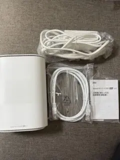 Speed Wi-Fi HOME 5G L11 本体と付属品