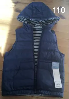 新品　gu  フード付き　リバーシブル　中綿　ベスト　110