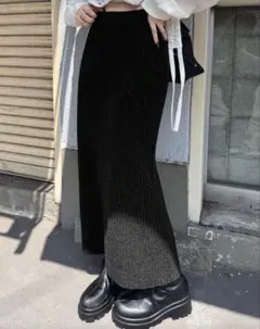 黒のリブ編みタイトロングスカート