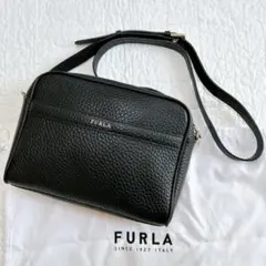 美品✨ フルラ ショルダーバッグ カメラバッグ シボ革 レザー ブラック