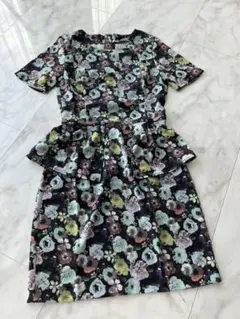 【明日削除】  ZARA  新品　かわいい花柄ワンピース
