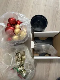 ［IKEA］クリスマスツリースタンドとオーナメントのサムネイル