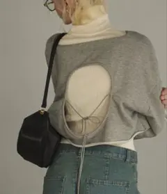 loin nuit バックオープンリボンスウェット ショート丈 グレー