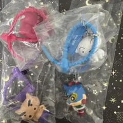 クレヨンしんちゃん カラフルマルチチャーム　4点
