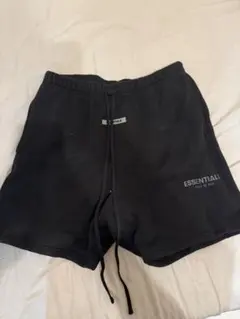 ESSENTIALS ブラックショートパンツ