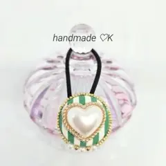 [No. 98]ビーズ刺繍ブローチ　ヘアゴム　クルミボタン