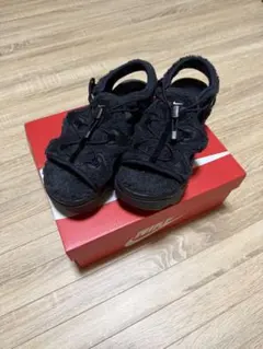 NIKE エア マックス ココ ファー ブラックのサムネイル