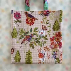 ハンドメイド　ナタリーレテ生地　他 花と鳥のプリントトートバッグ 手提げ　A4