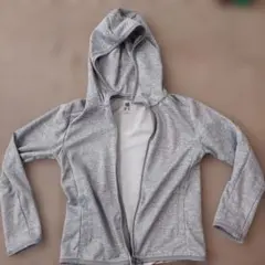 UNIQLO　ユニクロ　UVカット上着パーカー　130