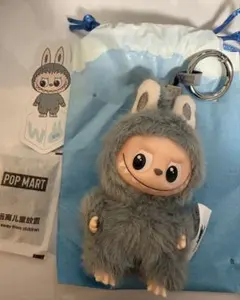 POP MART ラブブ イニシャル　W