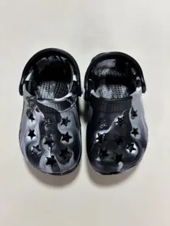 ブラック 星型穴あきベビーサンダル