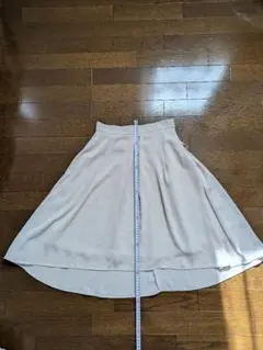 ベージュ　クリーム色 フレアロングスカート