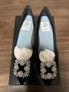 新品未使用品エマフランシスビジュー付き黒ポインテッドトゥフラットシューズ