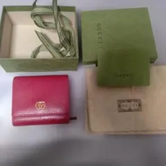 GUCCI 二つ折り財布 (カラー:赤)のサムネイル