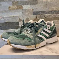BAPE × UNDEFEATED × adidas　ZX8000　スニーカーのサムネイル