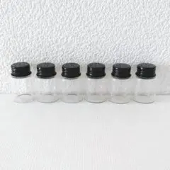ガラス瓶 小瓶 6個セット 黒キャップ 小物入れ まとめ売り 透明 ミニボトル