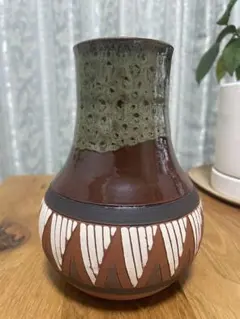 アフリカ　ボツワナ　花瓶　陶器　焼き物