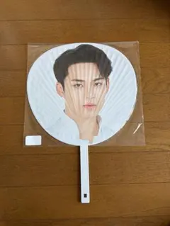 ドギョム SEVENTEEN SVT DOME TOUR うちわ - メルカリ
