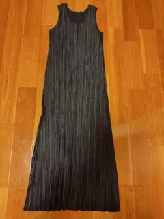 美品 PLEATS PLEASE ロングワンピース 大きい XL 黒 2025年最新】PLEATS PLEASE レディース ロングワンピースの人気