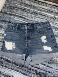 Hollister ダメージ加工ショートパンツ 28