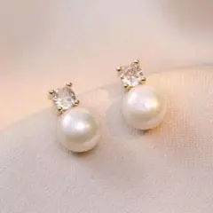 No.1707 ゴールド　ビジュー　パール　ピアス　イヤリング　上品　小ぶり
