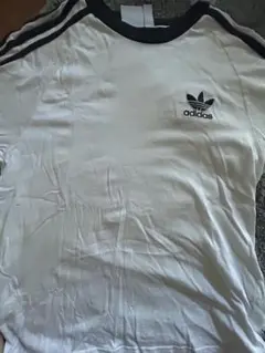 アデイダス tシャツ
