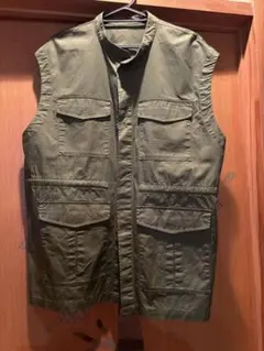 オリーブグリーン ノースリーブベスト