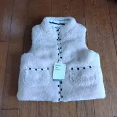 新品　アプレレクール　クリーム色 フリースベスト100