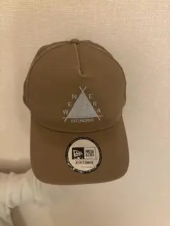 ニューエラ　ベージュキャップ　メッシュ